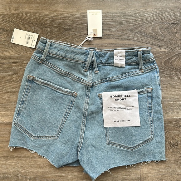 NWT Good American Denim Shorts - Picture 4 of 6